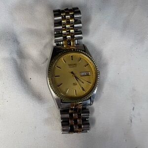 Vintage Men's Seiko Watch 5Y23-8A60 50m